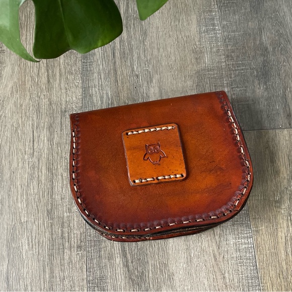 Vintage Tooled Leather Purse - Picture 6 of 8